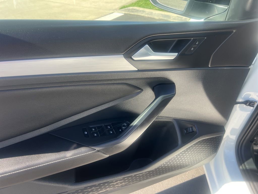 Used 2025 Volkswagen Jetta Sport image 23