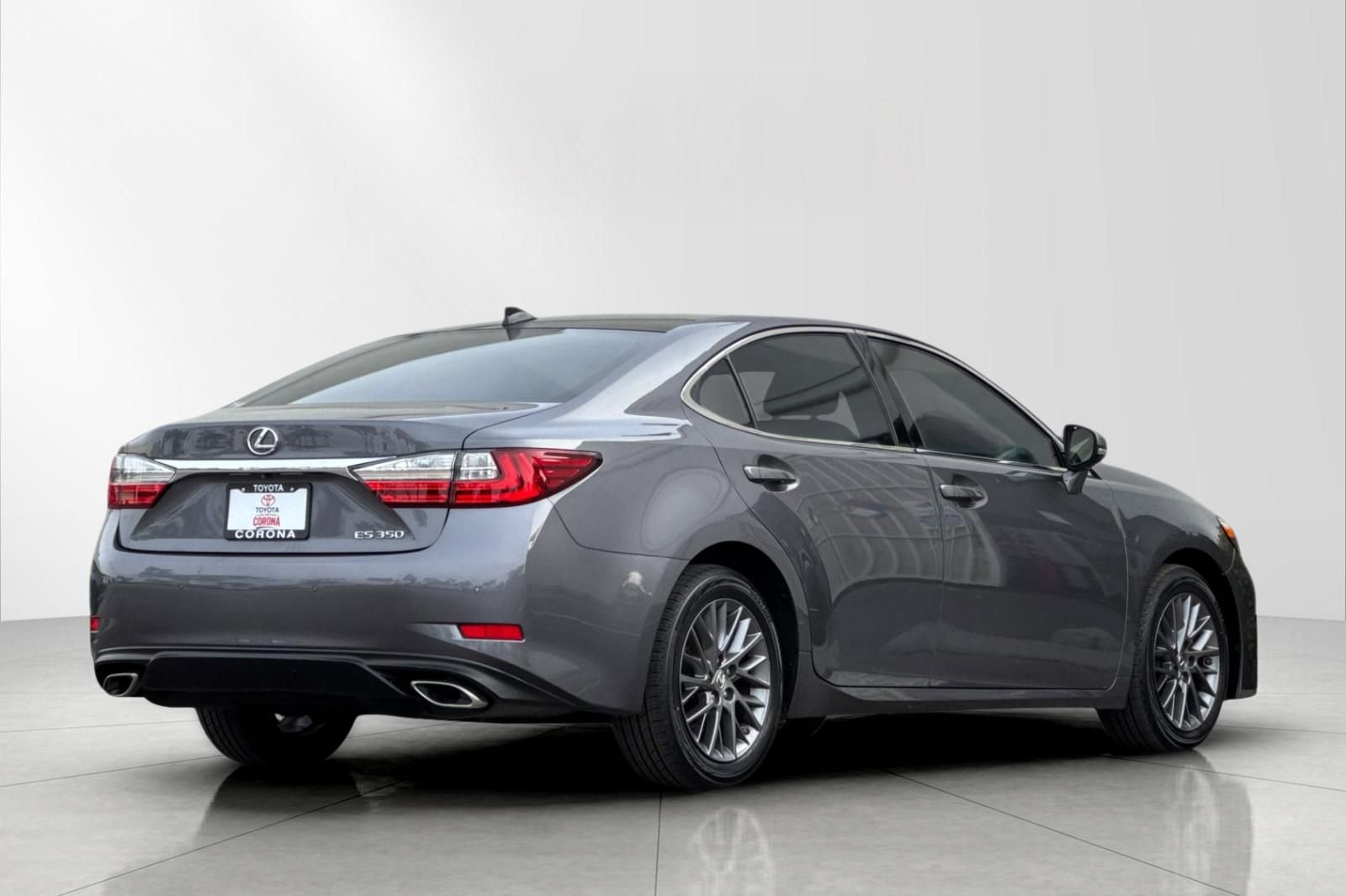 Used 2018 Lexus ES 350 w/ Navigation System Package image 3