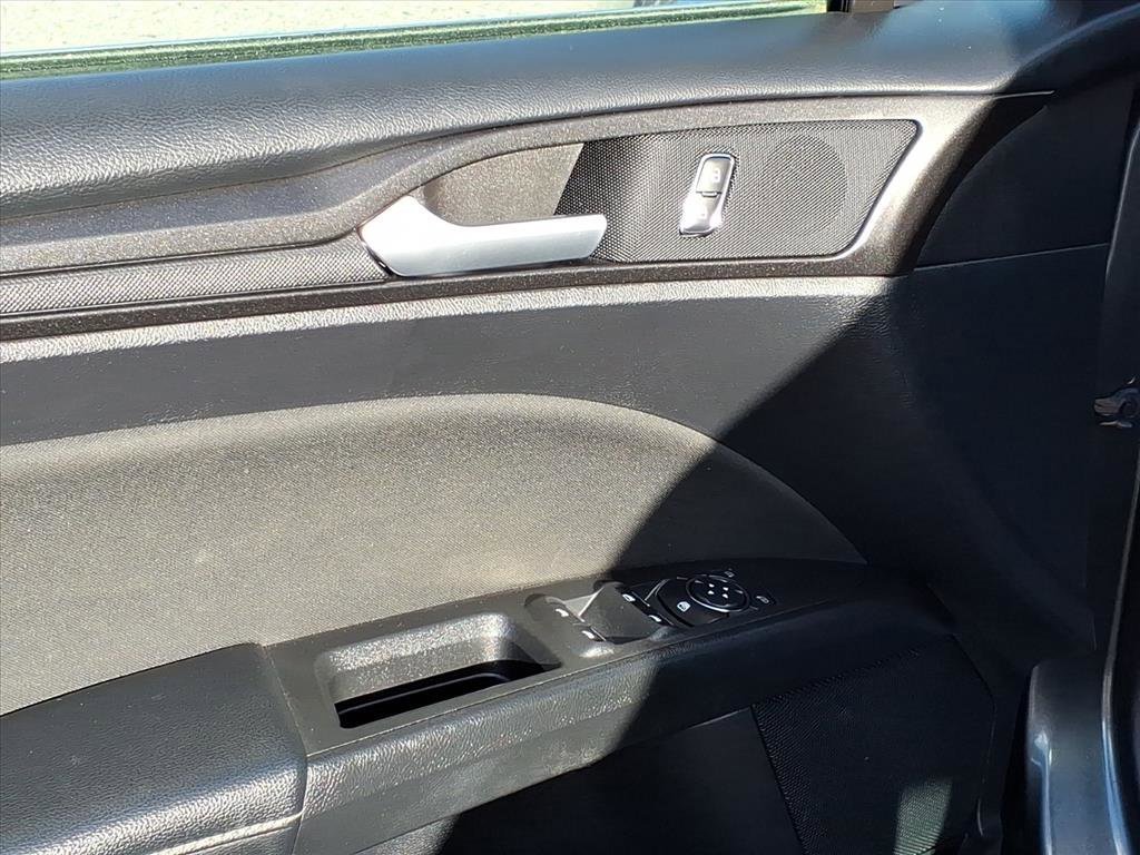 Used 2018 Ford Fusion S w/ Equipment Group 101A image 11