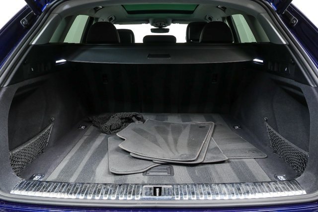 Used 2021 Audi e-tron Premium w/ Convenience Plus Package image 28