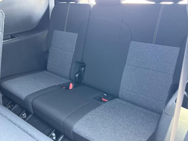 New 2025 GMC Acadia Elevation image 26