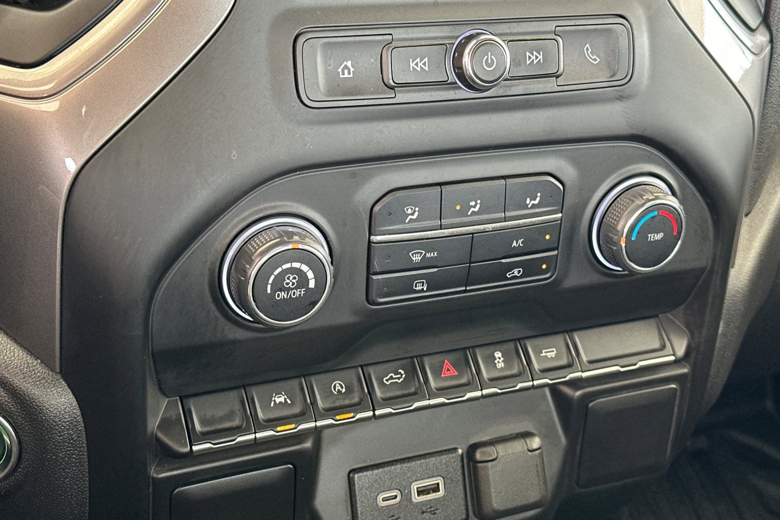 Used 2025 Chevrolet Silverado 1500 W/T RWD image 17