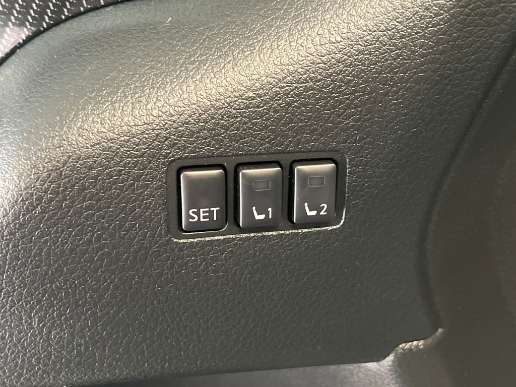 Used 2020 Nissan Rogue SL AWD/4WD image 35