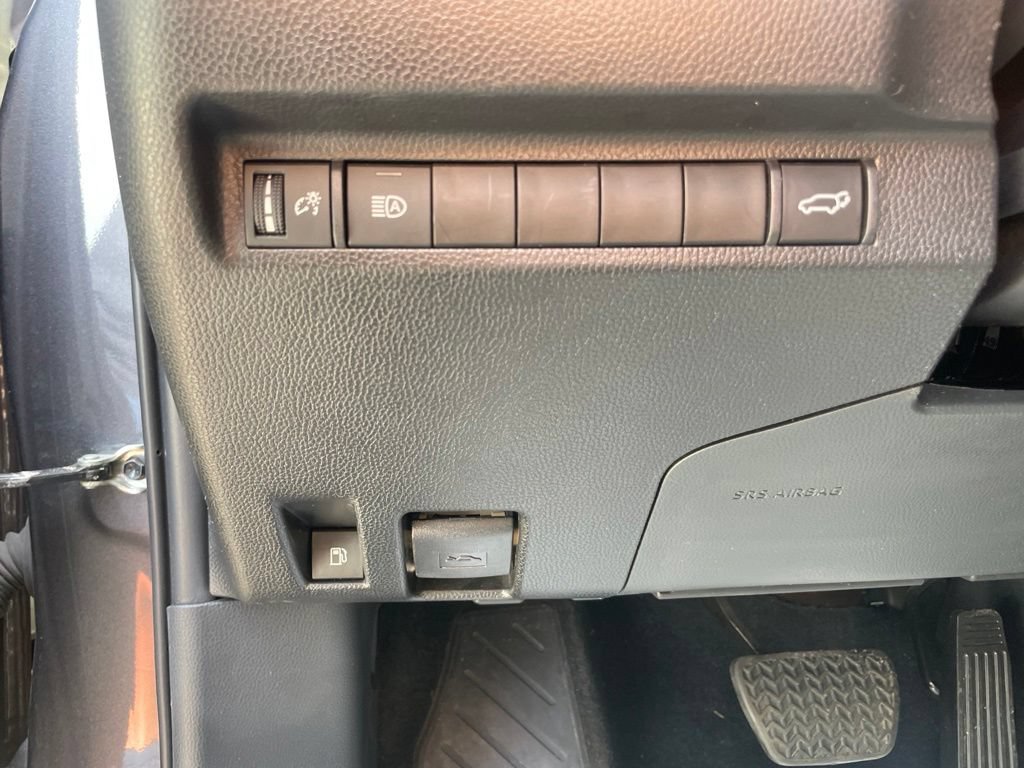 Used 2024 Toyota RAV4 XSE AWD/4WD image 20