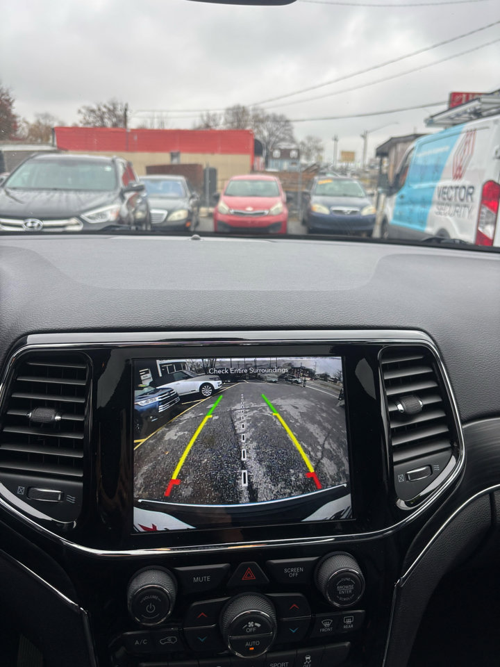 Used 2020 Jeep Grand Cherokee Limited image 12