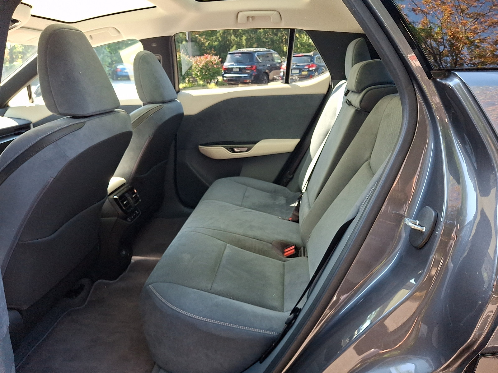 Certified 2023 Lexus RZ 450e Premium w/ Accessory Package (2T) AWD/4WD image 10