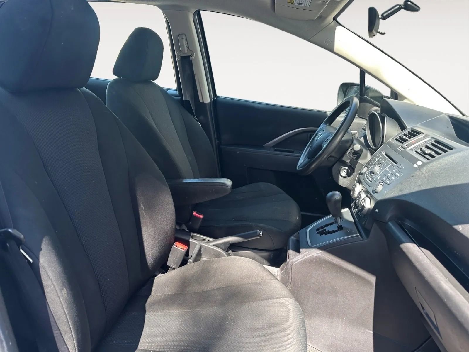 Used 2014 MAZDA MAZDA5 Sport image 4