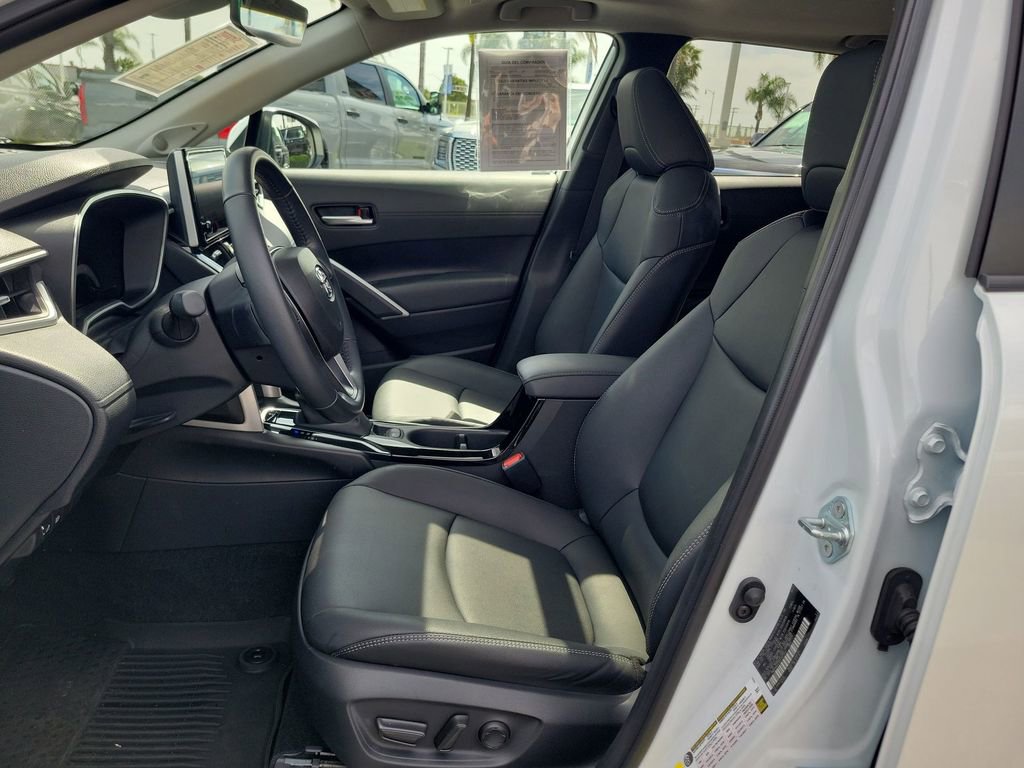 Used 2024 Toyota Corolla Cross XLE w/ Convenience Package FWD image 19