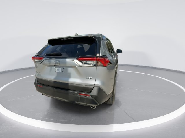 Used 2021 Toyota RAV4 XLE Premium FWD image 8