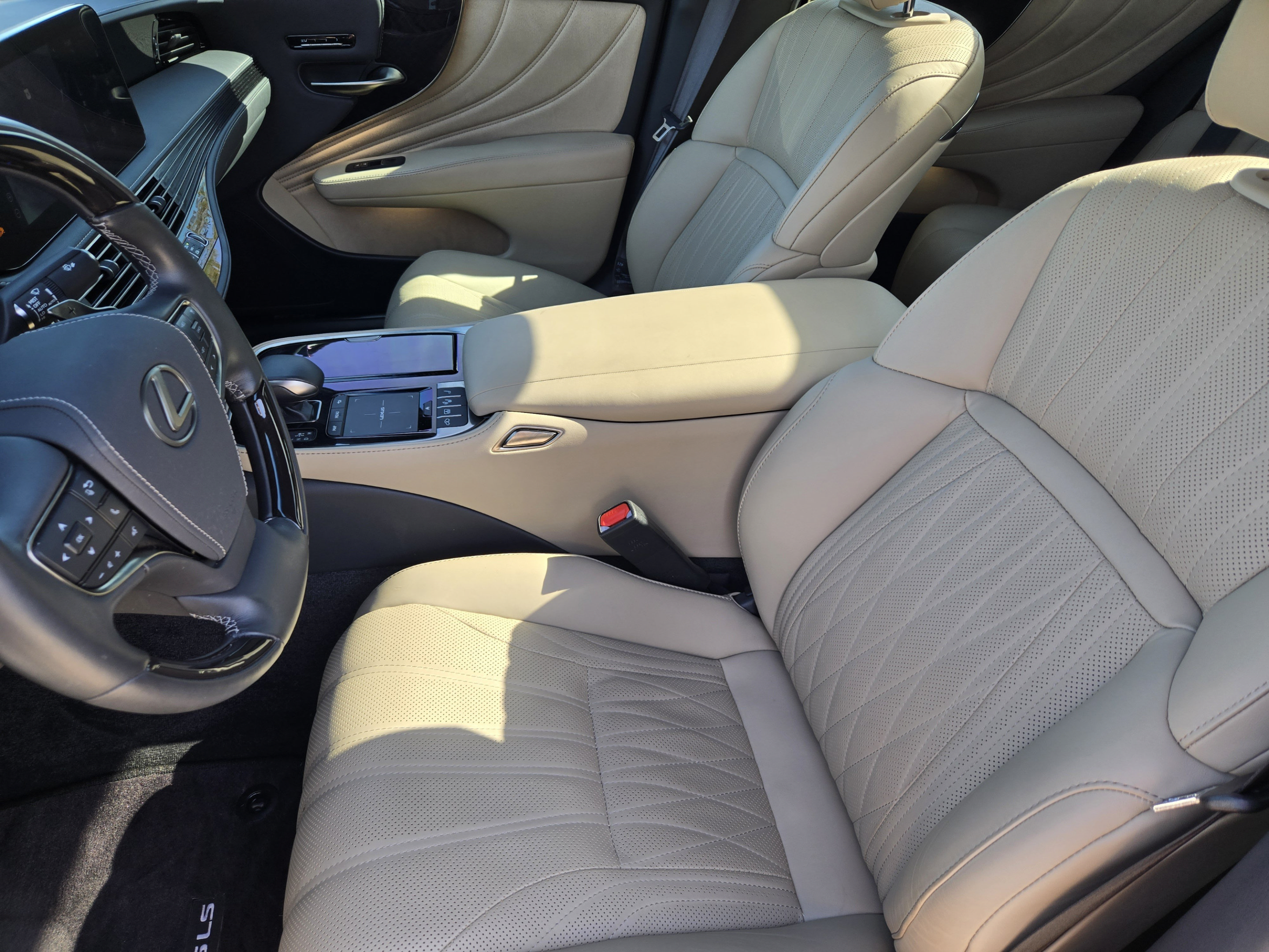Used 2022 Lexus LS 500 w/ Interior Upgrade Package RWD image 9