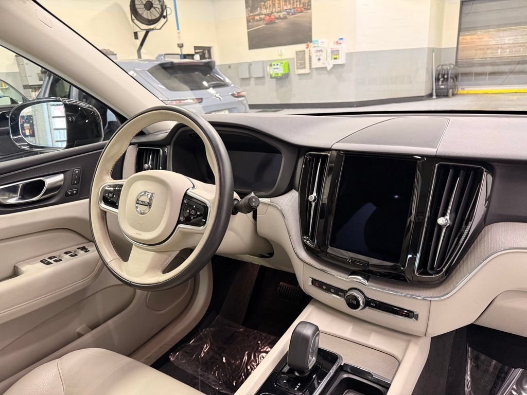 Used 2023 Volvo XC60 B5 Plus w/ Protection Package Premier AWD/4WD image 29