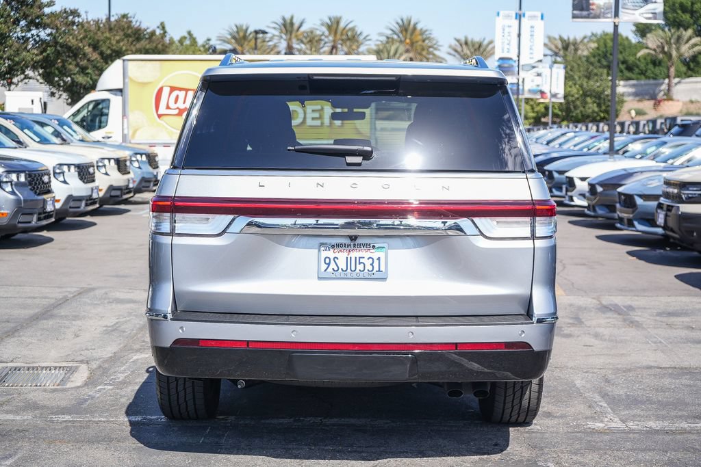 Certified 2024 Lincoln Navigator Premiere AWD/4WD image 9