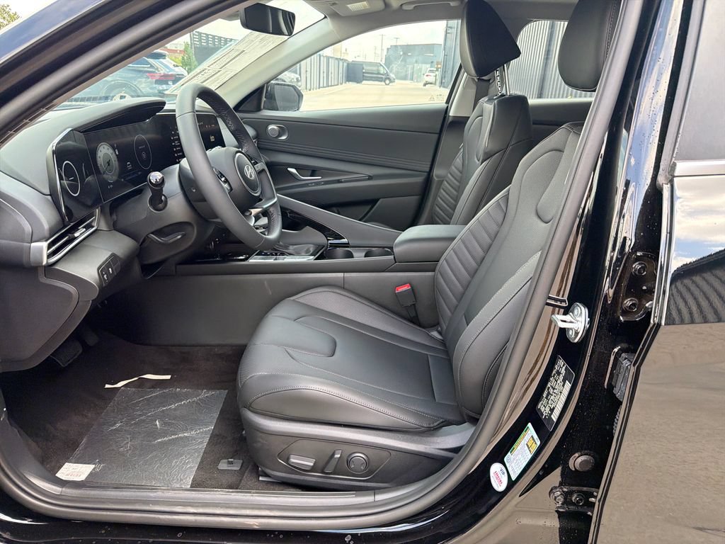 New 2026 Hyundai Elantra Limited FWD image 12