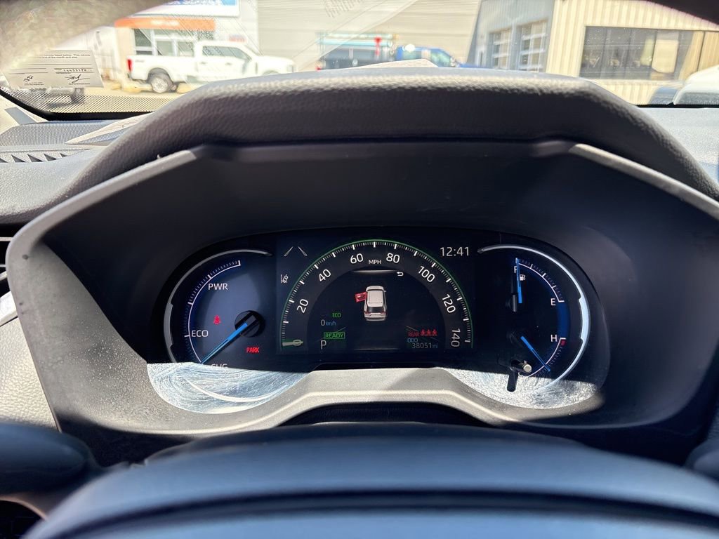 Used 2025 Toyota RAV4 LE AWD/4WD image 23