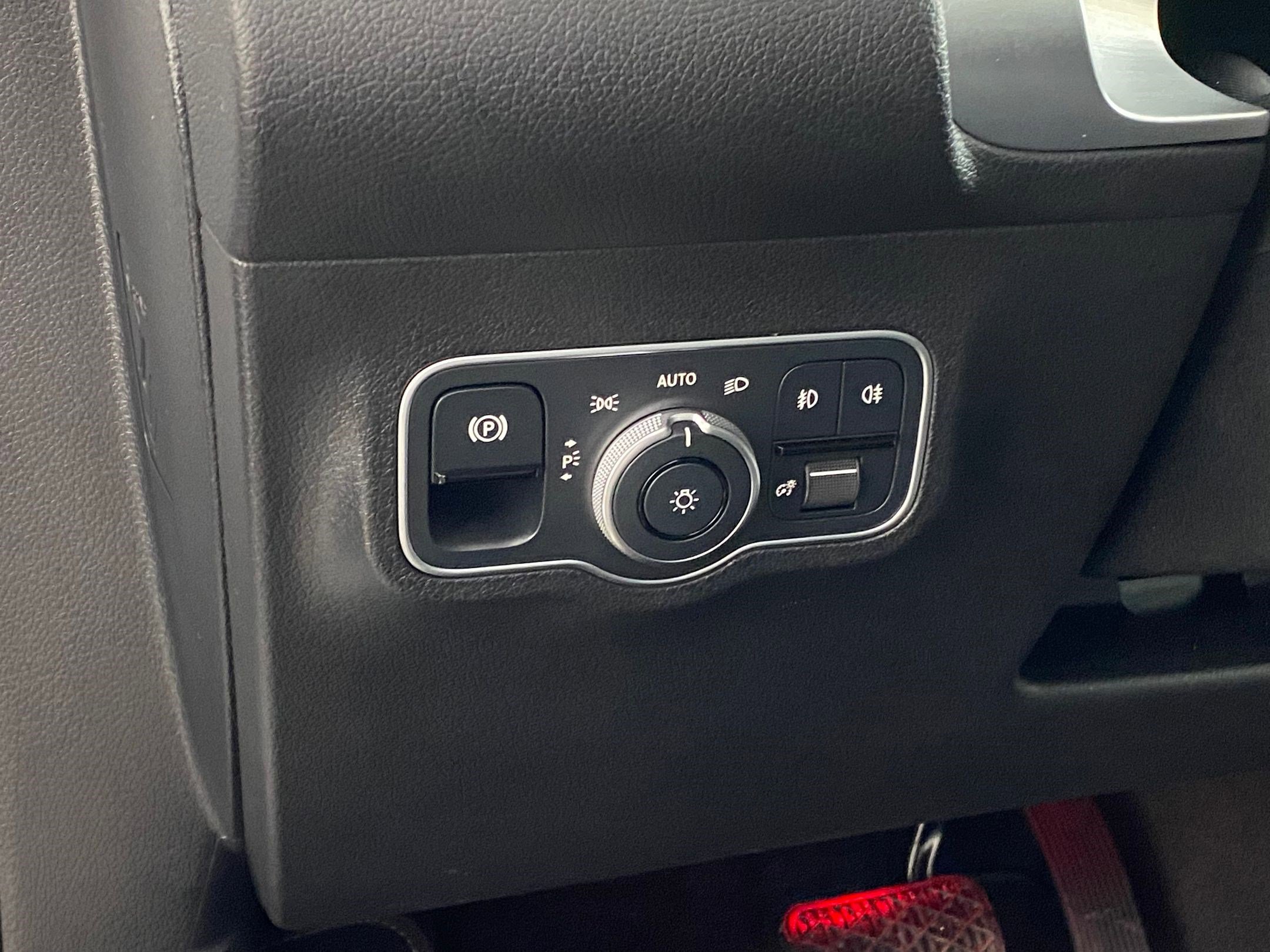 Used 2026 Mercedes-Benz GLB 250 4MATIC image 19