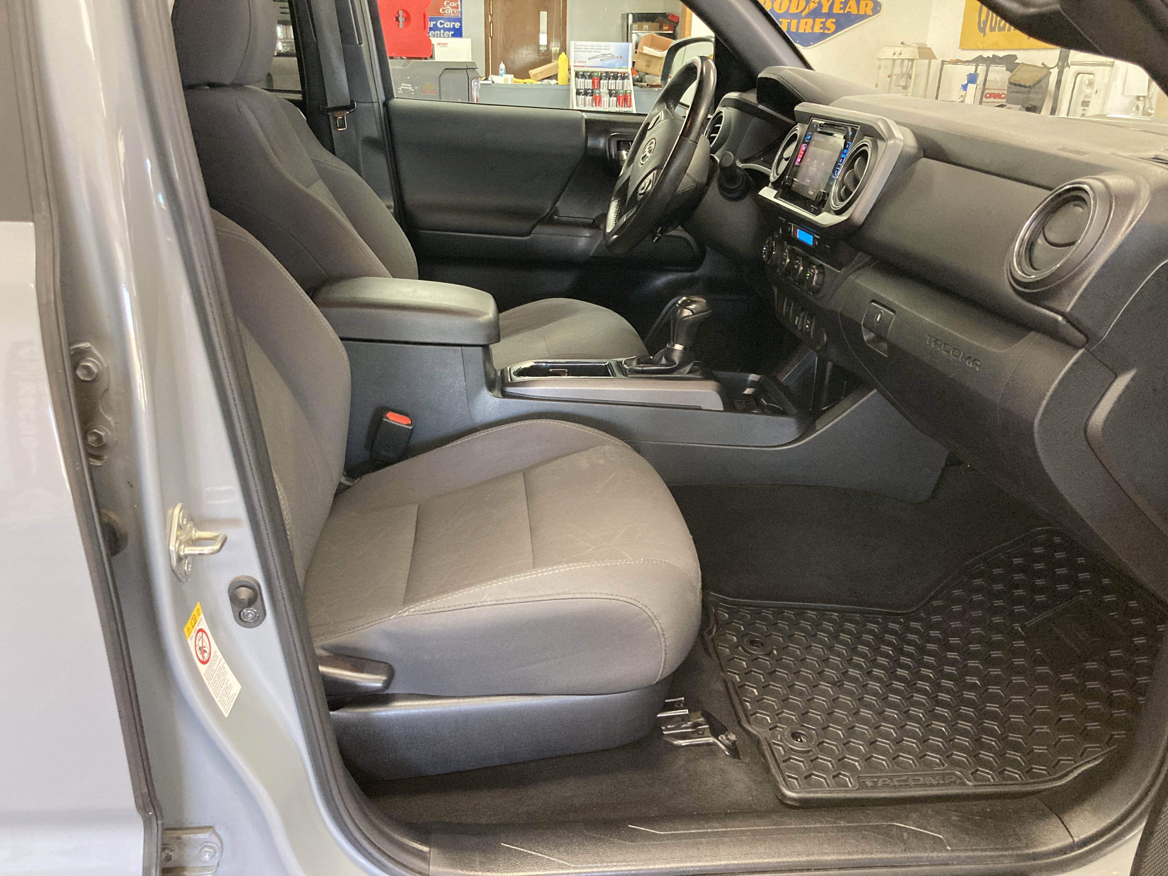Used 2019 Toyota Tacoma 4x4 Double Cab image 18