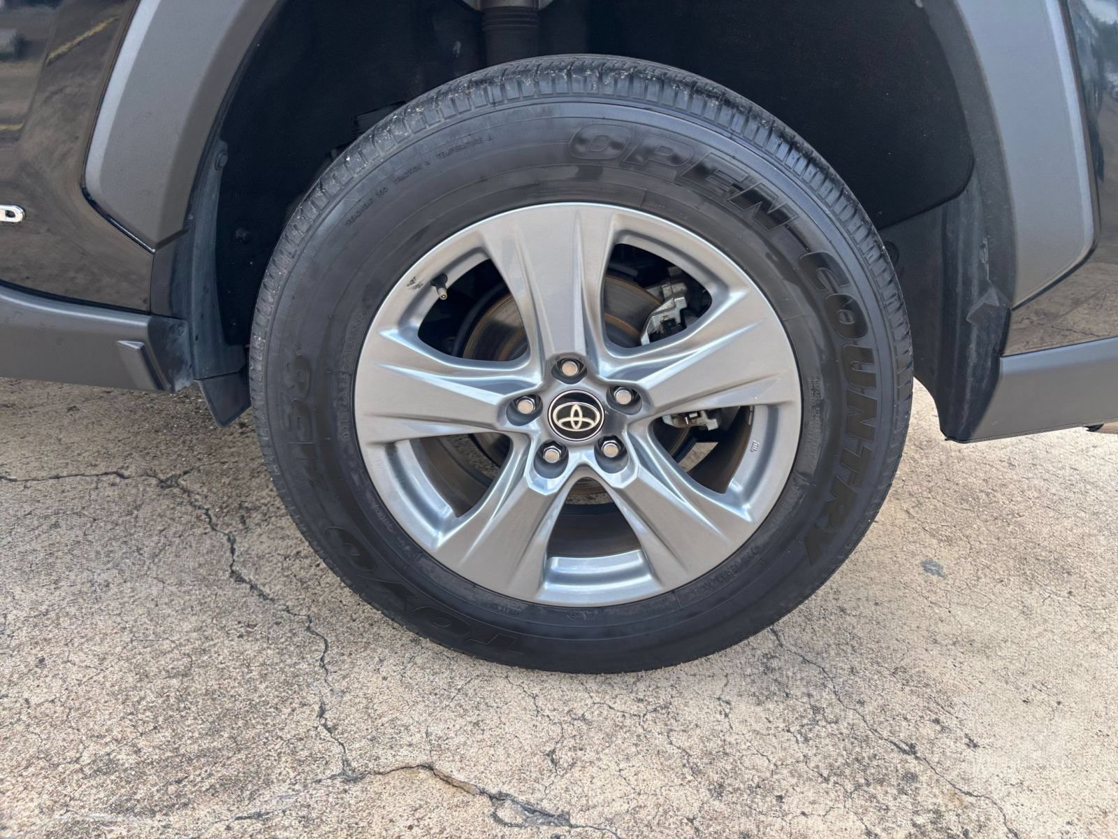 Used 2025 Toyota RAV4 LE AWD/4WD image 29