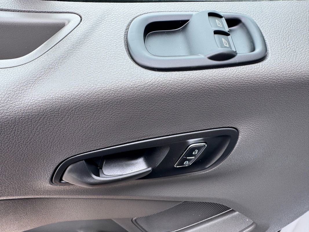 Used 2025 Ford Transit 350 Medium Roof AWD w/ Interior Upgrade Package image 11