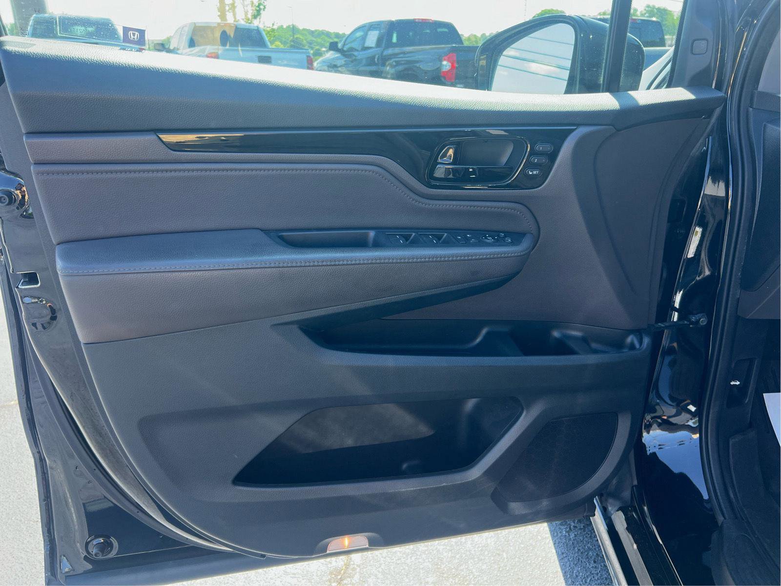 Used 2018 Honda Odyssey Elite image 17