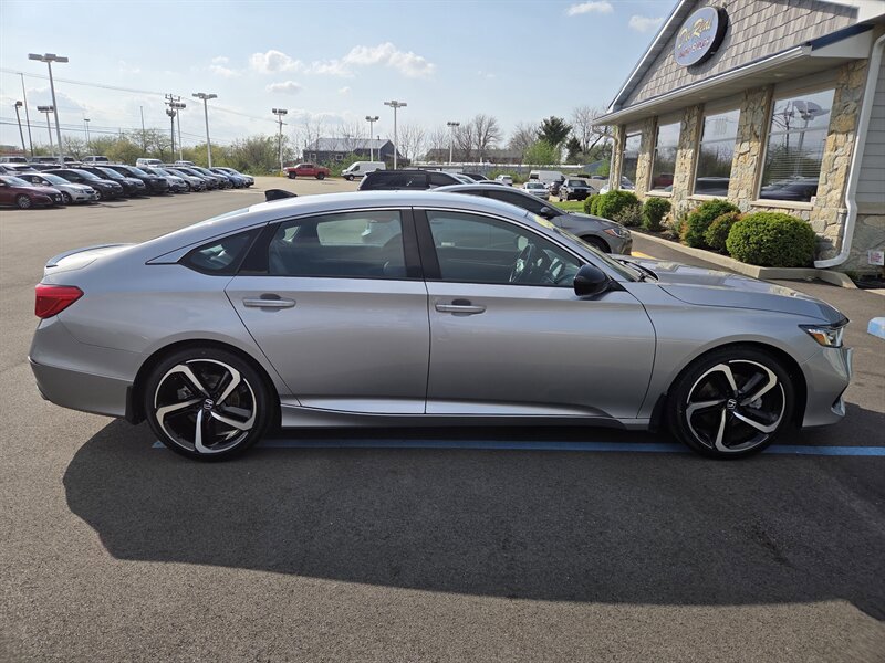 Used 2022 Honda Accord Sport image 2