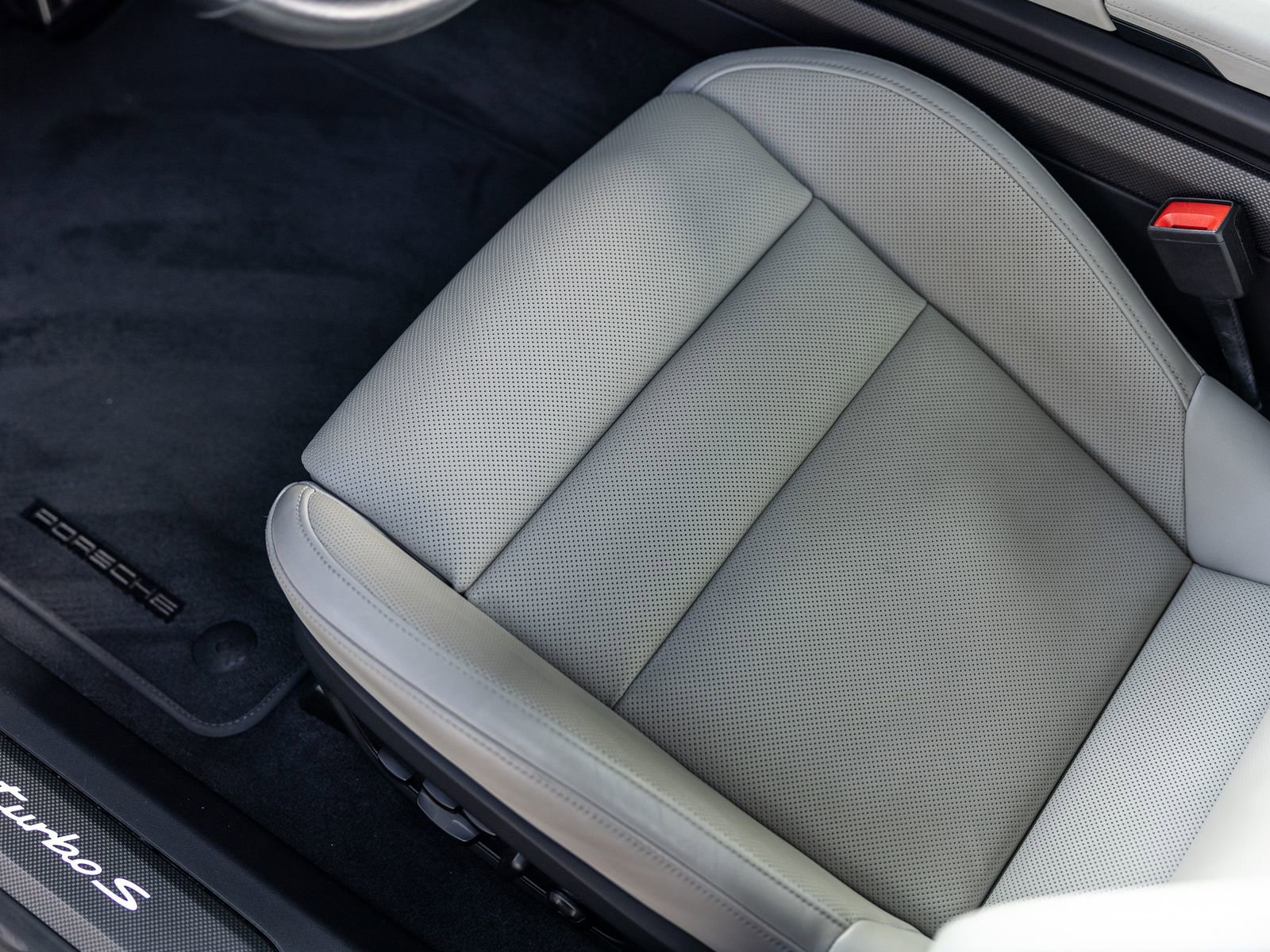 Certified 2021 Porsche Taycan Turbo S image 26