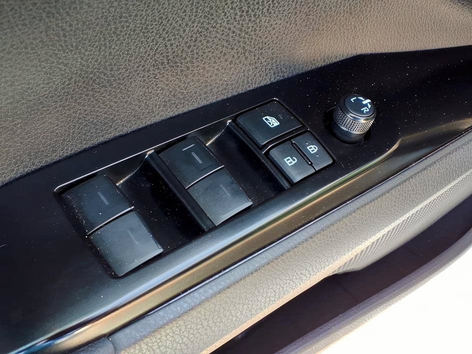 Used 2026 Toyota Camry SE FWD image 17