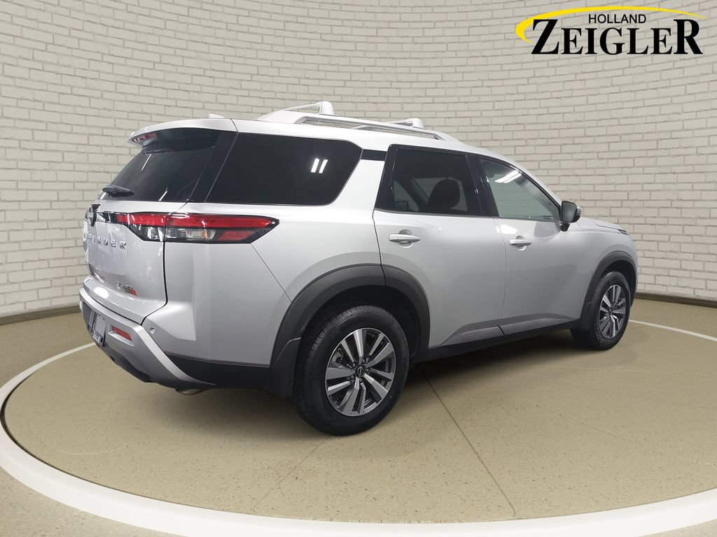 Certified 2024 Nissan Pathfinder SL AWD/4WD image 5