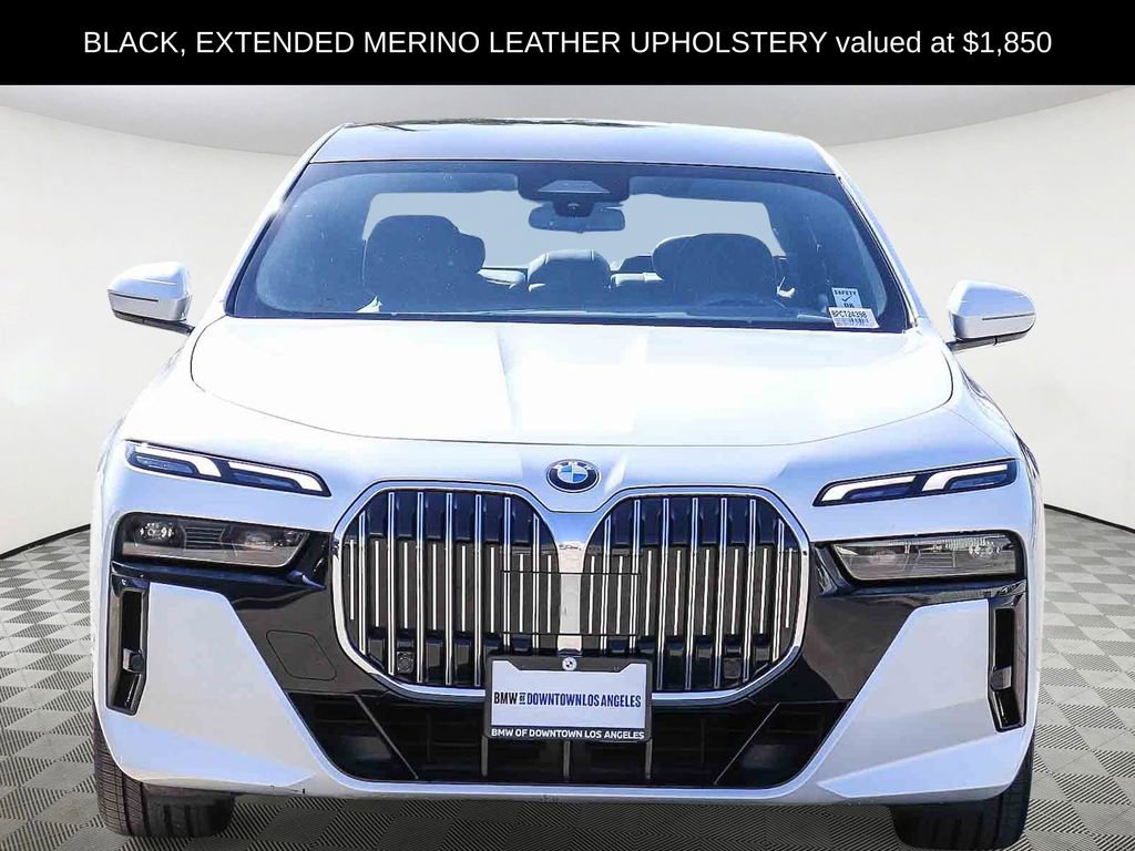 Used 2025 BMW 740i xDrive image 2