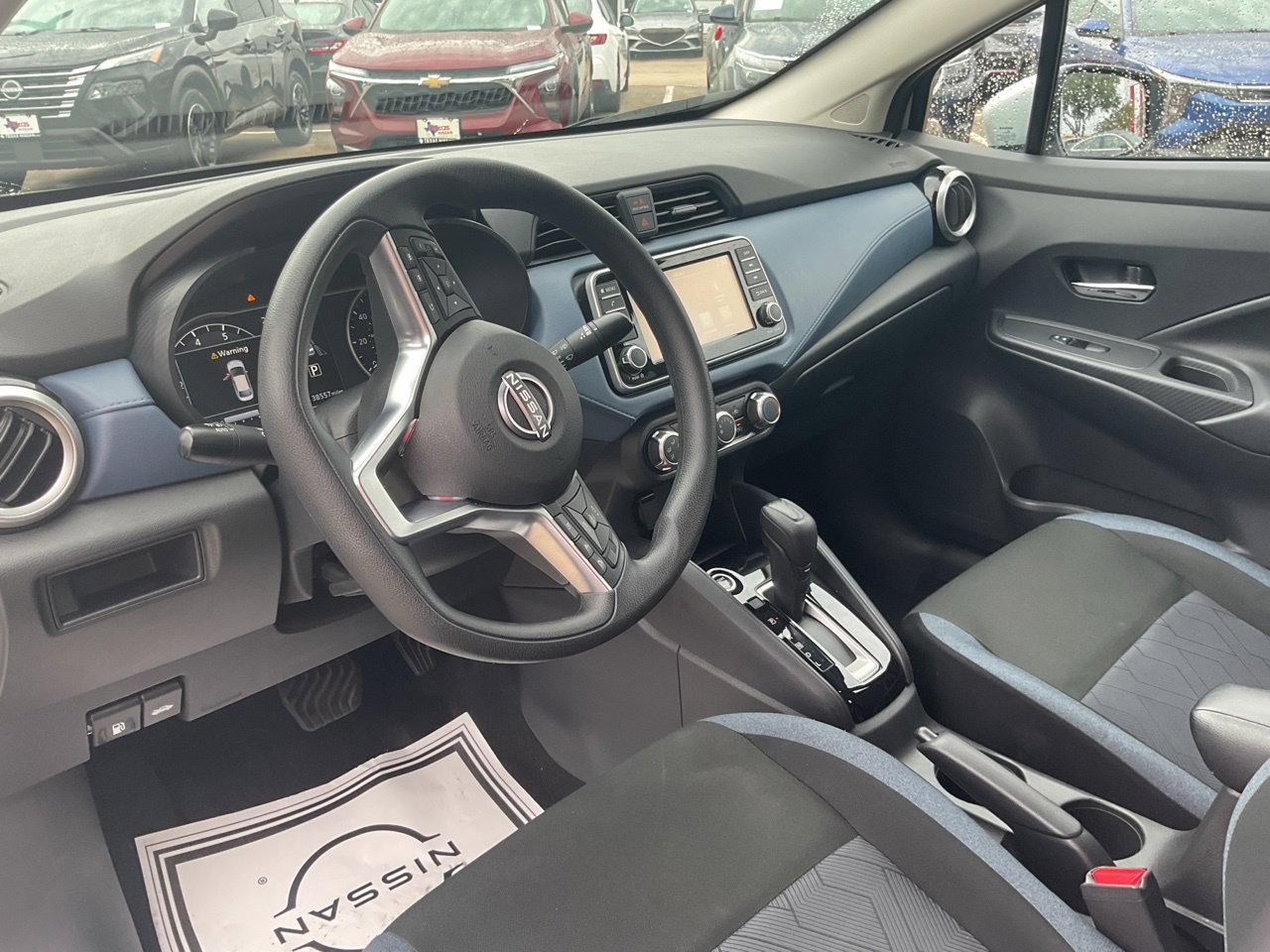 Used 2025 Nissan Versa SV FWD image 10