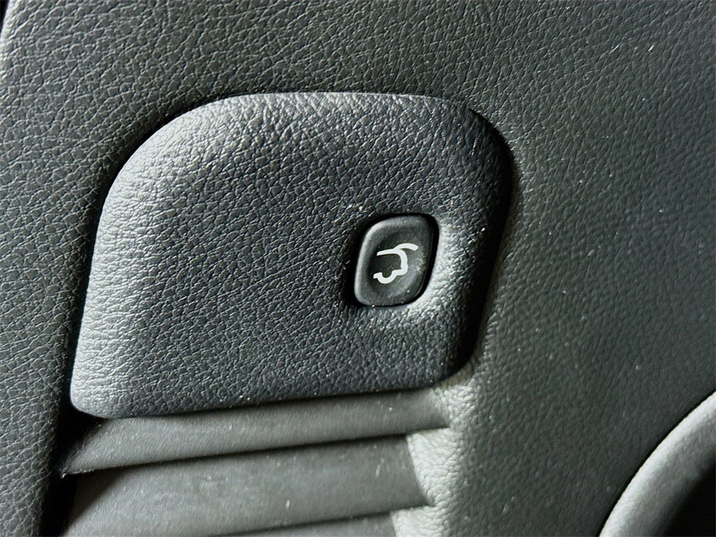 Used 2021 Jeep Grand Cherokee Limited image 32