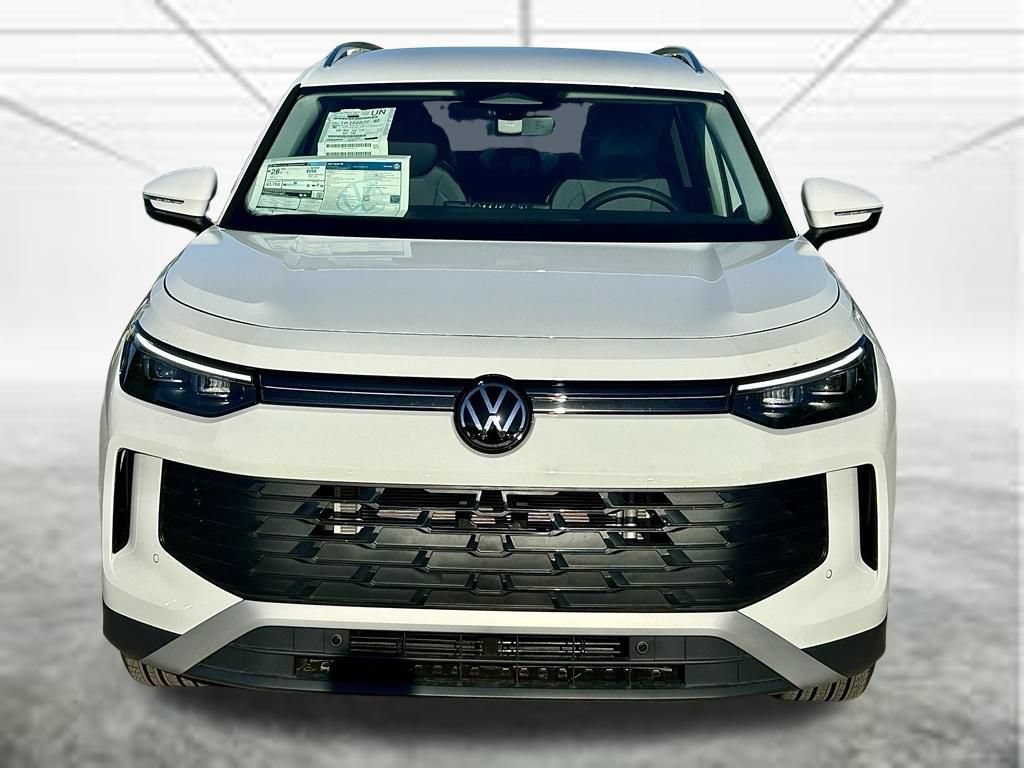 New 2026 Volkswagen Tiguan SE FWD image 2