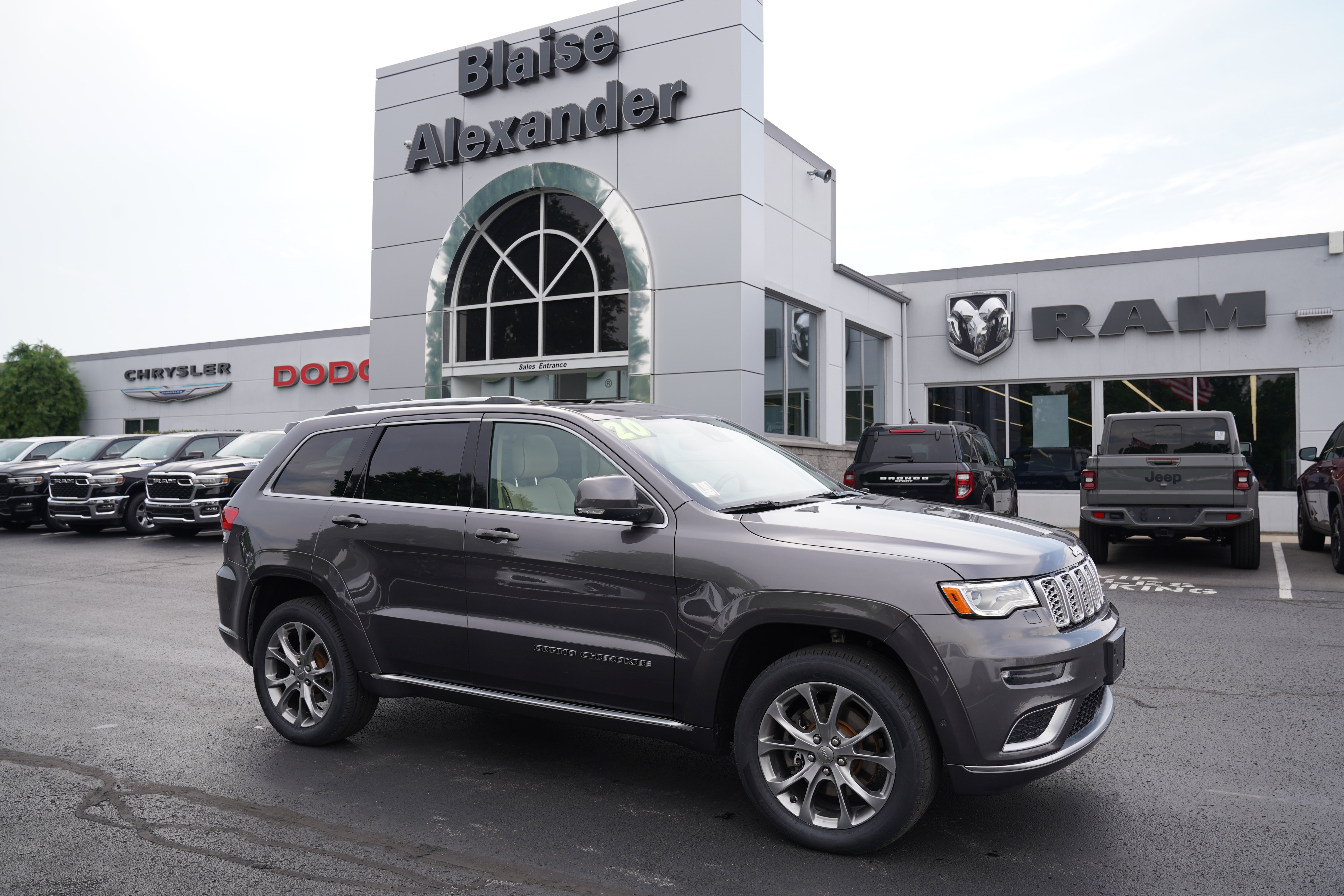 Used 2020 Jeep Grand Cherokee Summit w/ Platinum Series Group AWD/4WD image 1