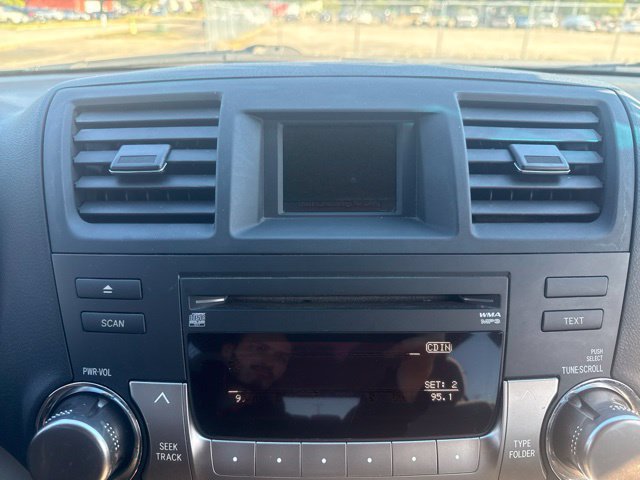 Used 2012 Toyota Highlander FWD w/ Tech Pkg image 33