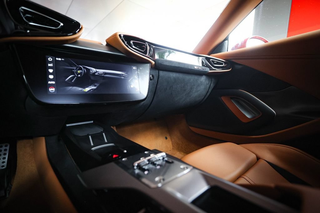 Certified 2025 Ferrari 12Cilindri RWD image 39