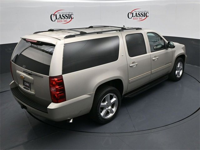 Used 2014 Chevrolet Suburban LT image 25