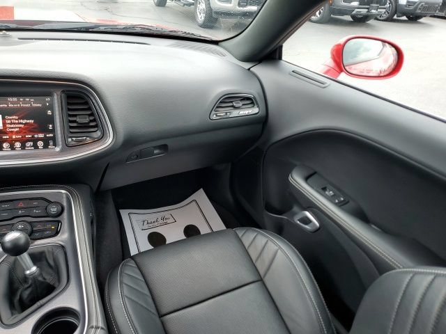 Used 2016 Dodge Challenger SRT w/ Technology Group RWD image 16