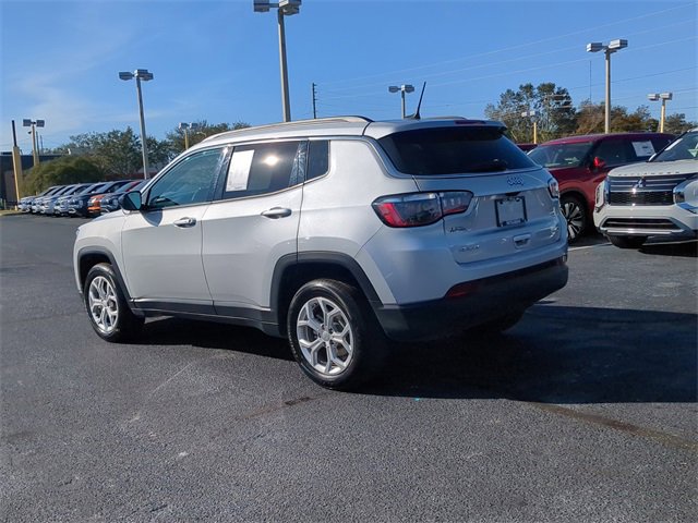 Used 2024 Jeep Compass Latitude image 8
