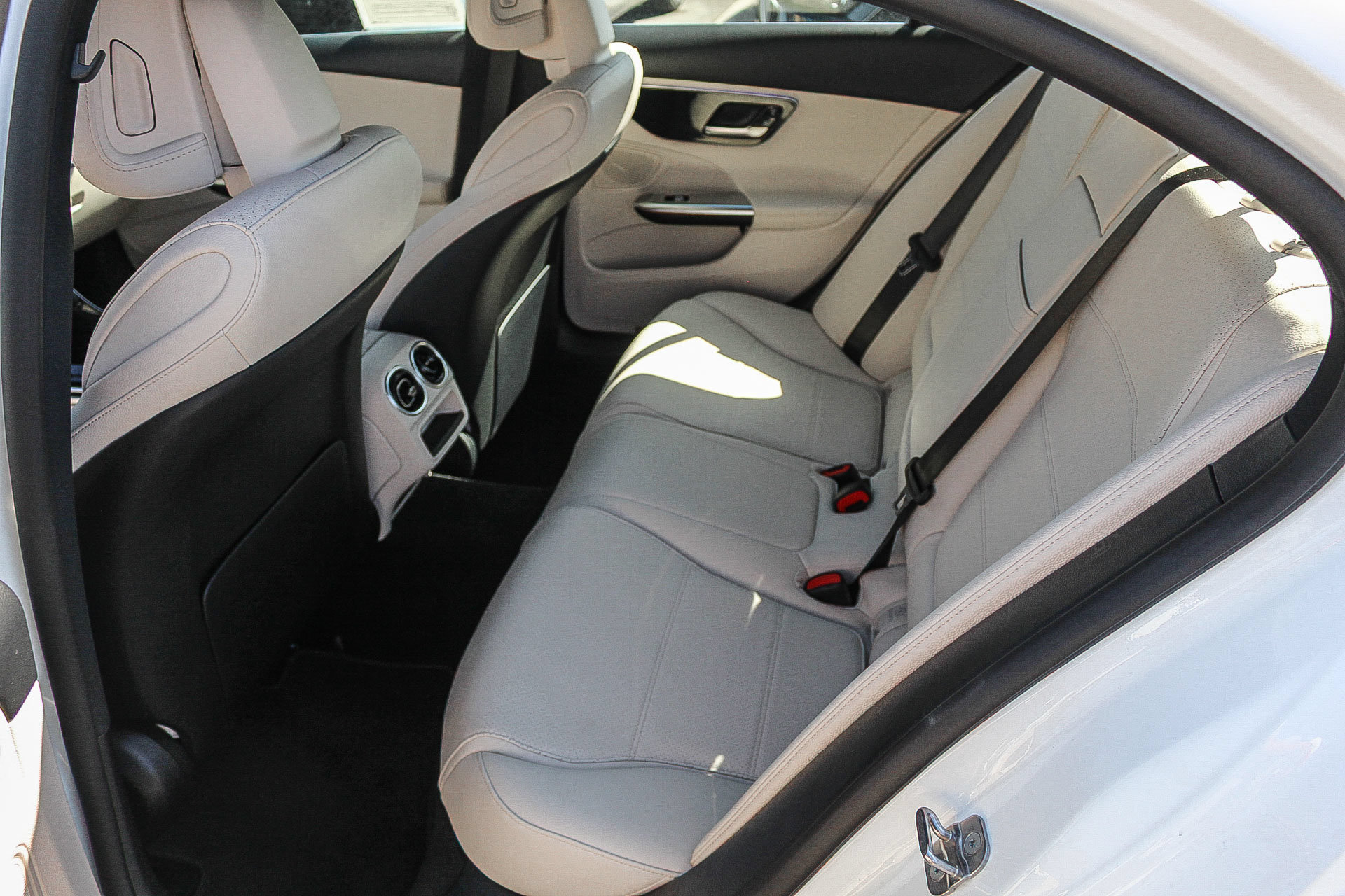 Used 2025 Mercedes-Benz C 300 4MATIC Sedan image 10
