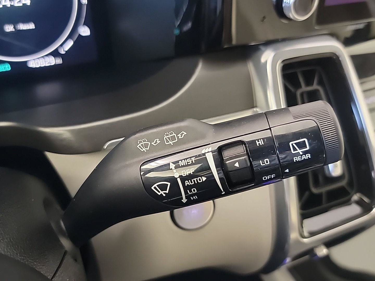 Certified 2023 Kia Sorento SX Prestige AWD/4WD image 28