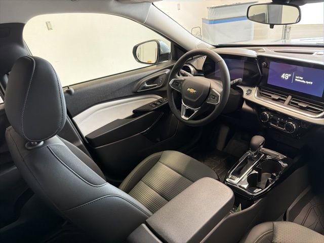 New 2026 Chevrolet Trax LT w/ Driver Confidence Package FWD image 24
