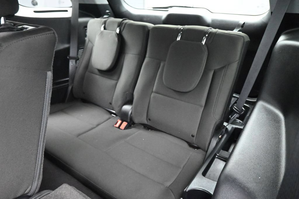 Certified 2023 Ford Explorer XLT RWD image 20