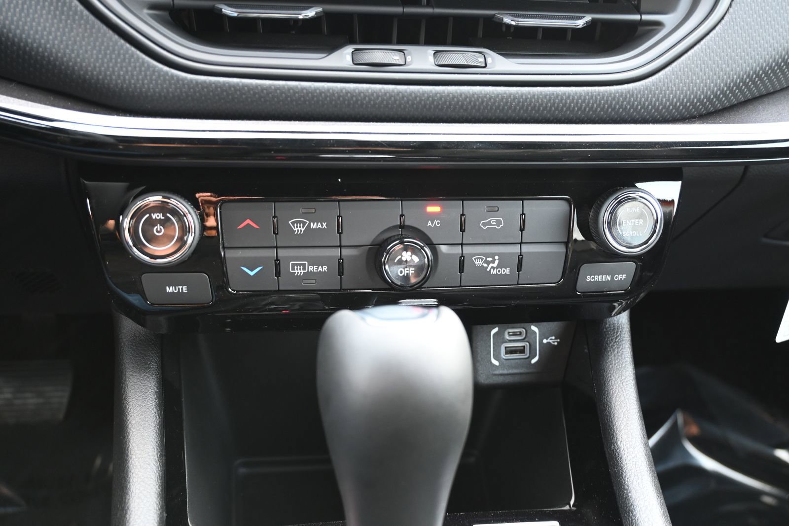 New 2026 Jeep Compass Latitude image 15