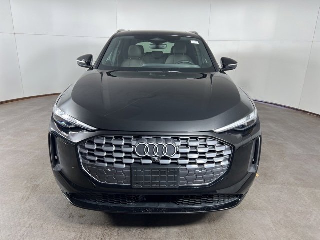 Used 2025 Audi Q5 Premium w/ Convenience Package image 2