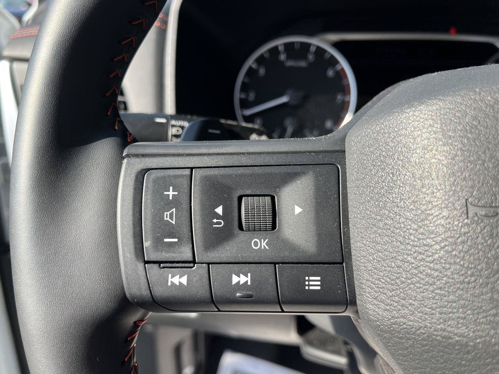 Used 2025 Nissan Rogue SV w/ Rock Creek Premium Package AWD/4WD image 28