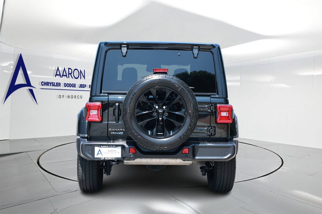 Used 2025 Jeep Wrangler Unlimited Sahara w/ Safety Group AWD/4WD image 3