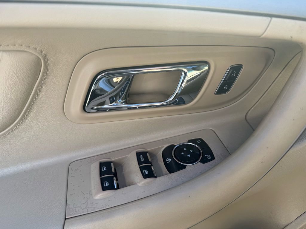 Used 2016 Ford Taurus SEL w/ Equipment Group 201A image 9