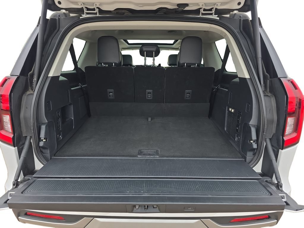 Used 2025 Ford Expedition Max Platinum AWD/4WD image 19