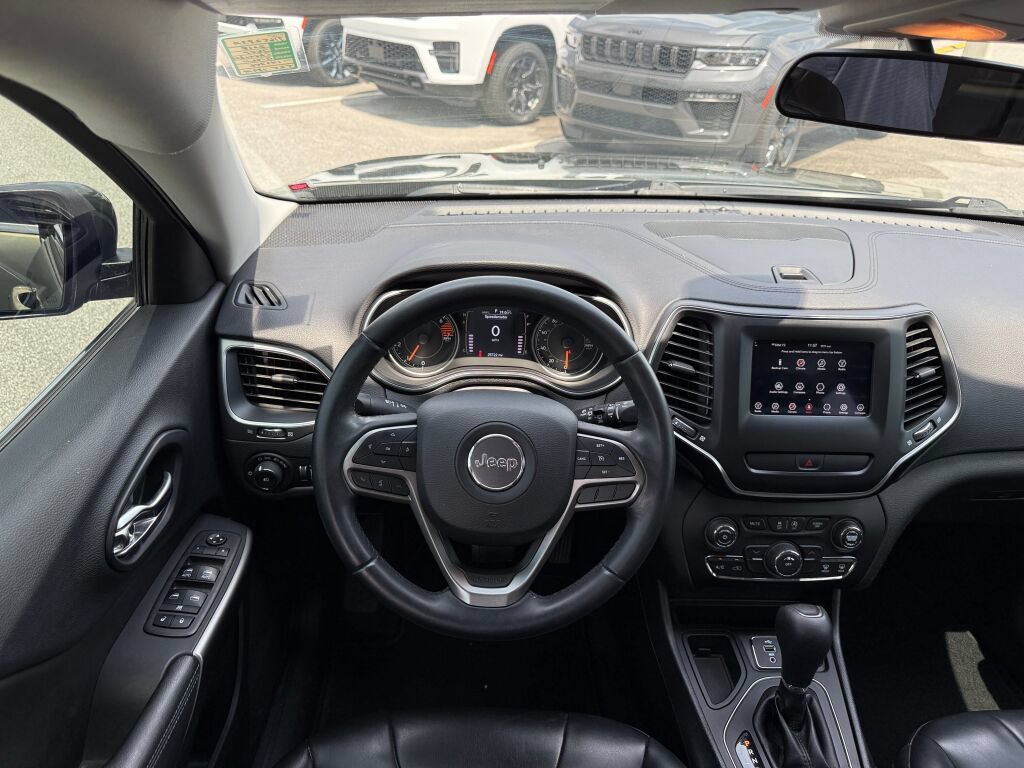 Used 2019 Jeep Cherokee Latitude Plus FWD image 13