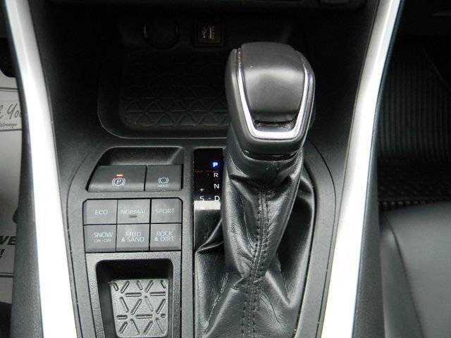 Used 2023 Toyota RAV4 XLE Premium AWD/4WD image 19