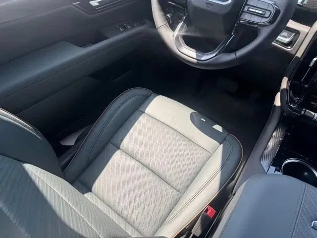 New 2026 GMC Yukon AT4 w/ AT4 Premium Plus Package AWD/4WD image 23